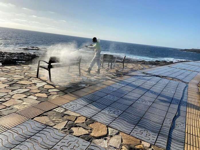 Desinfección en la zona de costa (Foto TA)